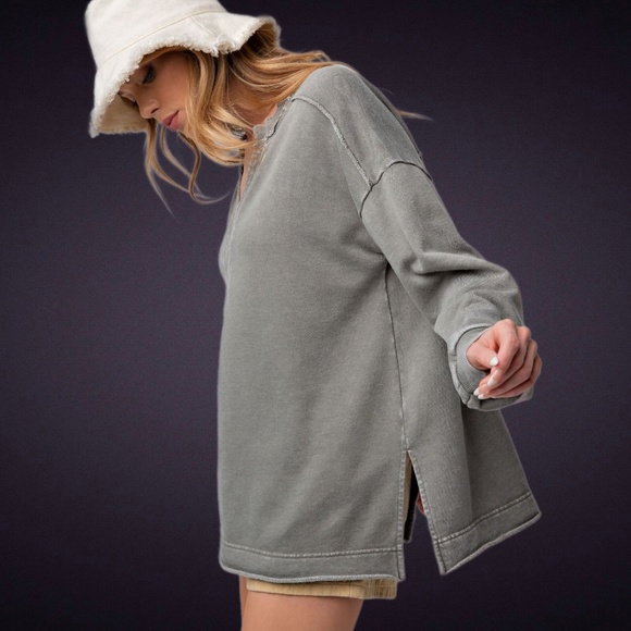 EASEL "All Good Things" Loose & Soft Mineral Washed Top V-Neck Side & Back Slits - Picture 13 of 16